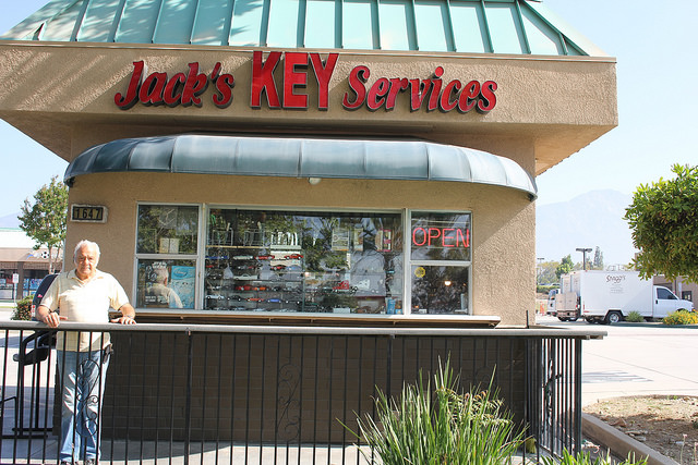 JACK'S KEY SERVICE logo